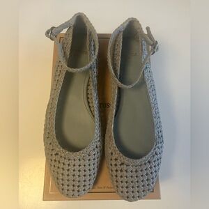 Lotusse handmade Spanish woven flats, grey, 39/8.5, NWT in box